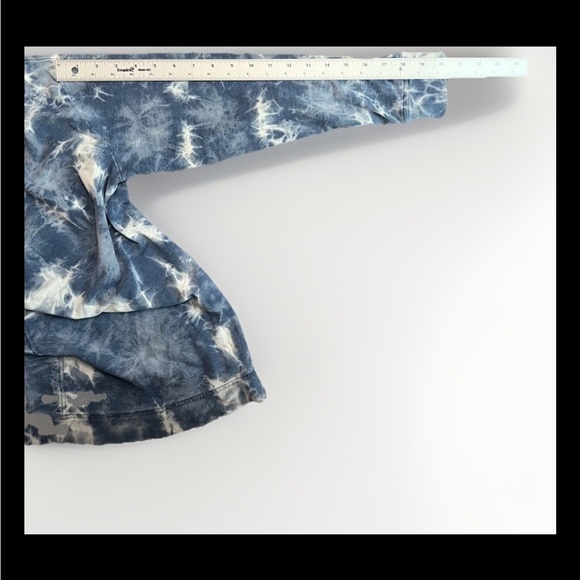 Jane and Delancey Tie Dye Sweatshirt Women’s Medium Blue White Pullover - Picture 7 of 7